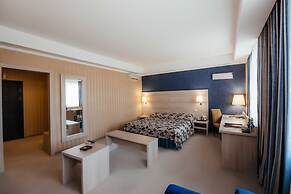 Aurora Hotel