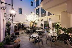 Hotel Saski Krakow, Curio Collection by Hilton