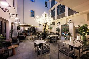 Hotel Saski Krakow, Curio Collection by Hilton