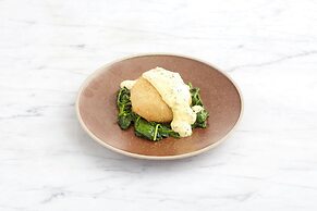 Holiday Inn Reading West by IHG