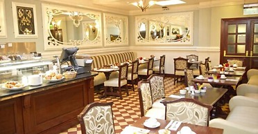 Headfort Arms Hotel