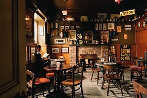 The Harbourview Hotel