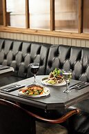 The Harbourview Hotel