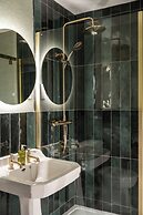 The Harbourview Hotel