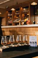 The Harbourview Hotel