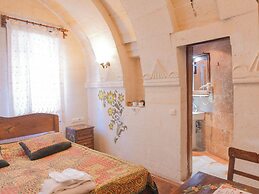 Kismet Cave House