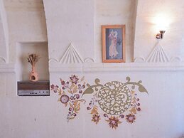 Kismet Cave House