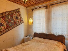 Kismet Cave House