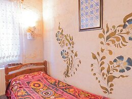 Kismet Cave House