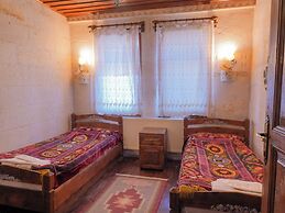 Kismet Cave House