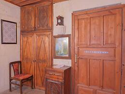 Kismet Cave House