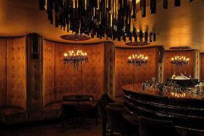 Roomers Frankfurt Central, Autograph Collection