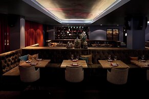 Roomers Frankfurt Central, Autograph Collection