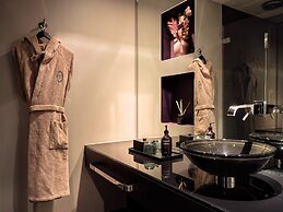 Roomers Frankfurt, Autograph Collection