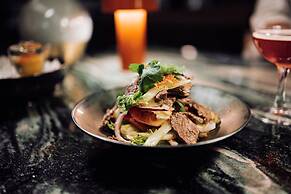 Roomers Frankfurt, Autograph Collection