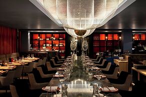 Roomers Frankfurt Central, Autograph Collection