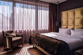 Roomers Frankfurt, Autograph Collection