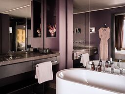 Roomers Frankfurt, Autograph Collection