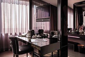 Roomers Frankfurt Central, Autograph Collection