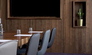 Roomers Frankfurt, Autograph Collection