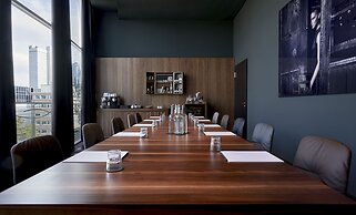 Roomers Frankfurt, Autograph Collection