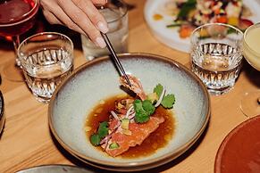 Roomers Frankfurt, Autograph Collection