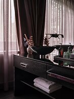 Roomers Frankfurt, Autograph Collection