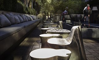 Roomers Frankfurt, Autograph Collection