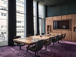 Roomers Frankfurt, Autograph Collection