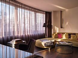 Roomers Frankfurt, Autograph Collection