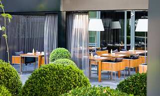 Roomers Frankfurt, Autograph Collection