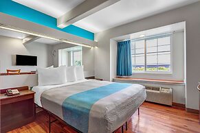 Motel 6 Idaho Falls, ID - Snake River