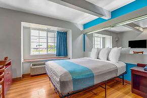 Motel 6 Idaho Falls, ID - Snake River