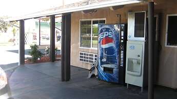 Solaire Inn & Suites