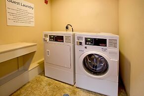 Holiday Inn Express & Suites Kingsville by IHG