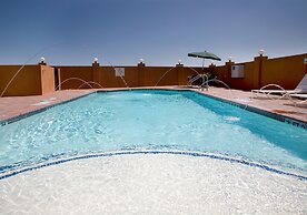 Holiday Inn Express & Suites Kingsville by IHG