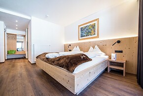 Alphotel Stocker