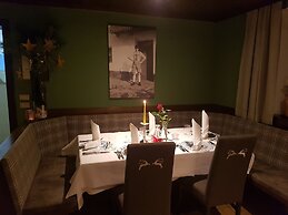 Alphotel Stocker