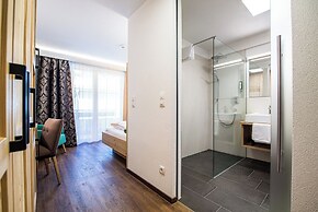 Alphotel Stocker