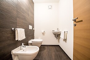 Alphotel Stocker