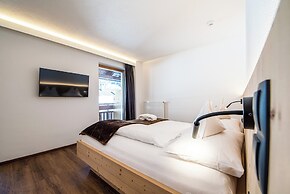 Alphotel Stocker