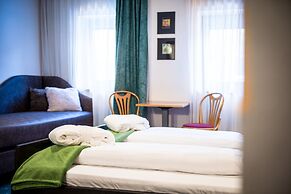 Alphotel Stocker