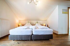 Alphotel Stocker
