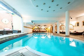 Alphotel Stocker