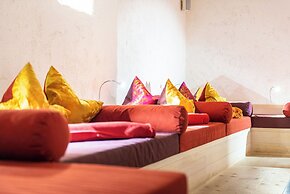 Alphotel Stocker
