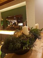 Alphotel Stocker