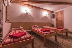 Alphotel Stocker
