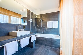 Alphotel Stocker
