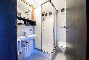 Alphotel Stocker
