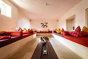 Alphotel Stocker